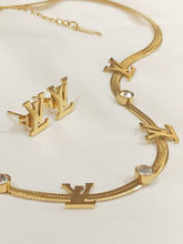 L-V STONE SNAKE CHAIN PENDANT SET